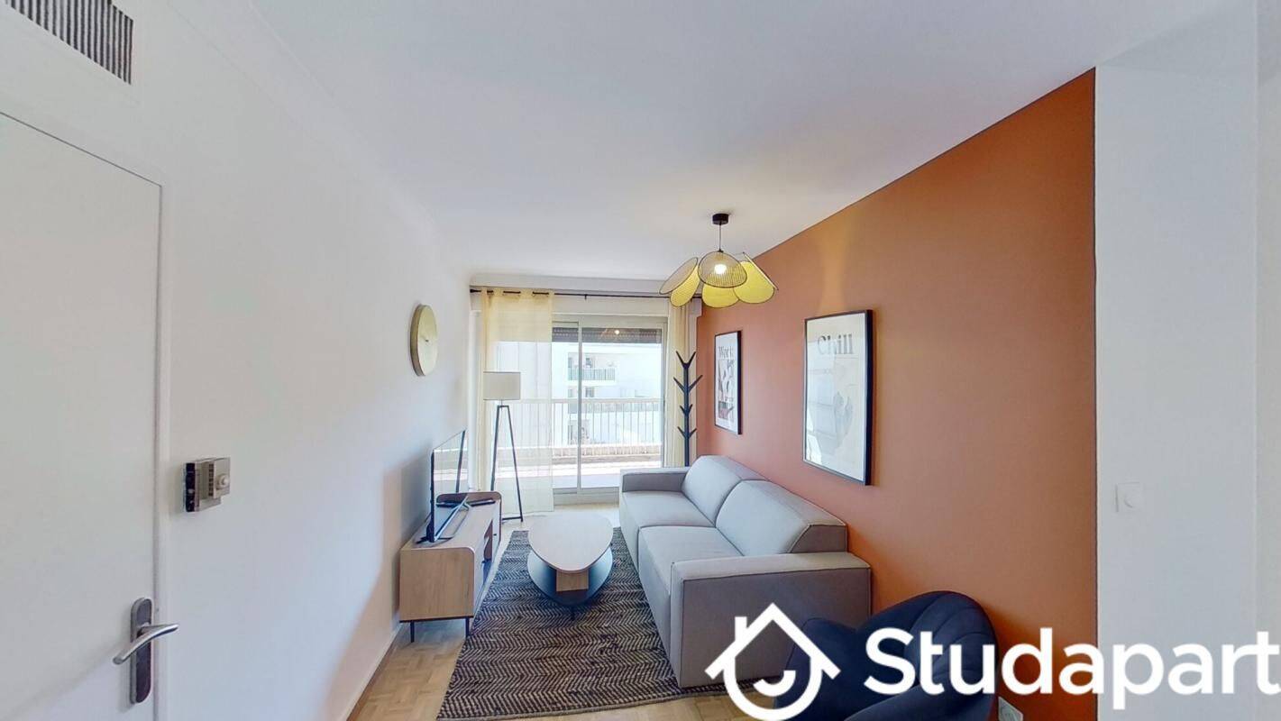 1 pièce 13 m² · à Marseille 1er Arrondissement · 13 m² · 556 €/mois