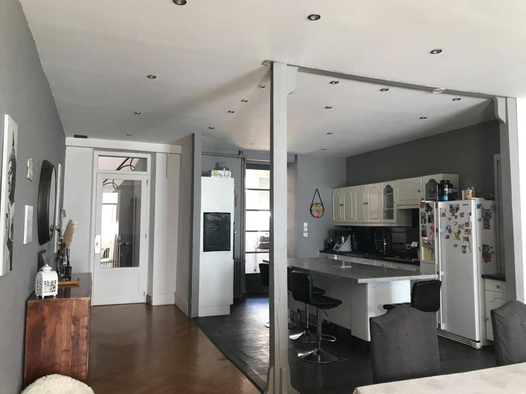 Maison 11 pièces 300 m² · à Chauffailles · 300 m² · 325 000 €