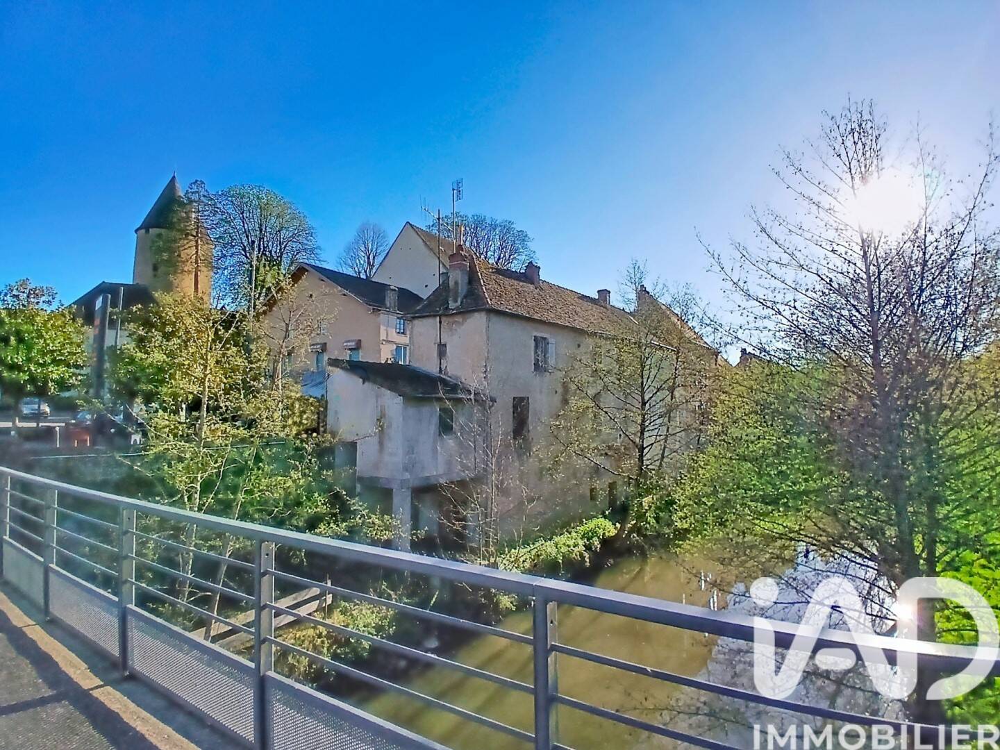 Maison 5 pièces 92 m² · à Charolles · 92 m² · 24 000 €