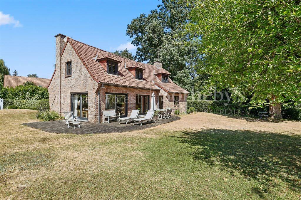 Maison 5 pièces 153 m² · à Croix · 153 m² · 795 000 €