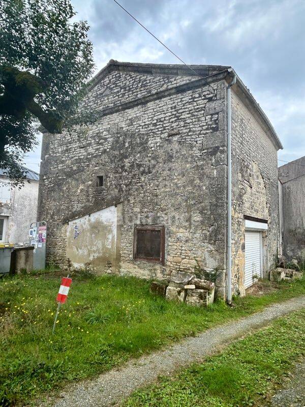 Maison 1 pièce 54 m² · à Aumagne · 54 m² · 20 500 €