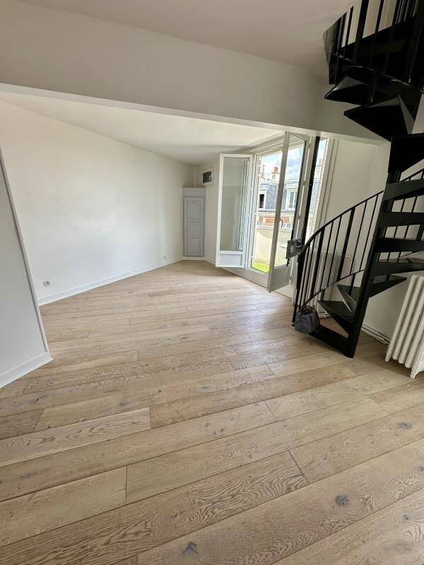 Appartement 3 pièces 51 m² · à Courbevoie · 51 m² · 1 100 €