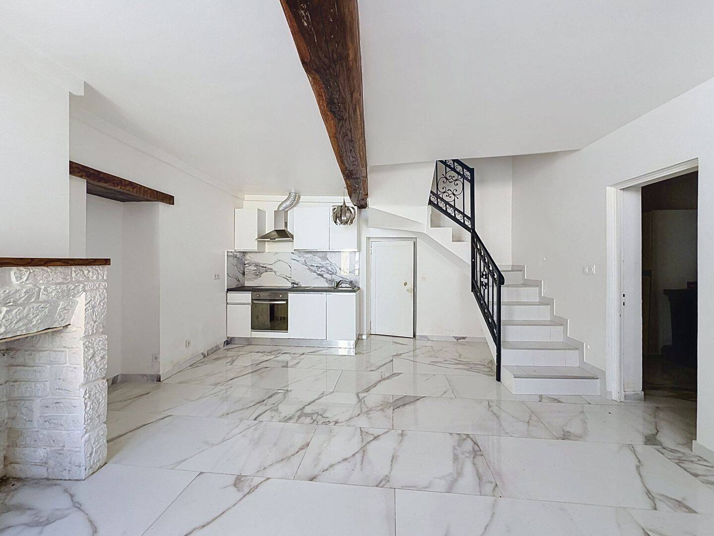 Maison 7 pièces 129 m² · à Bléneau · 129,2 m² · 140 000 €