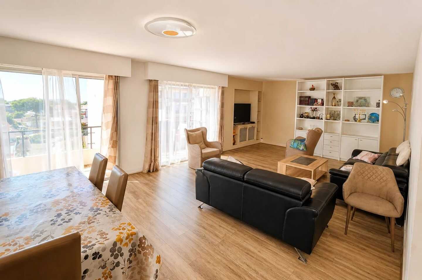 Appartement 5 pièces 122 m² · à Les Pavillons-sous-Bois · 122 m² · 265 000 €