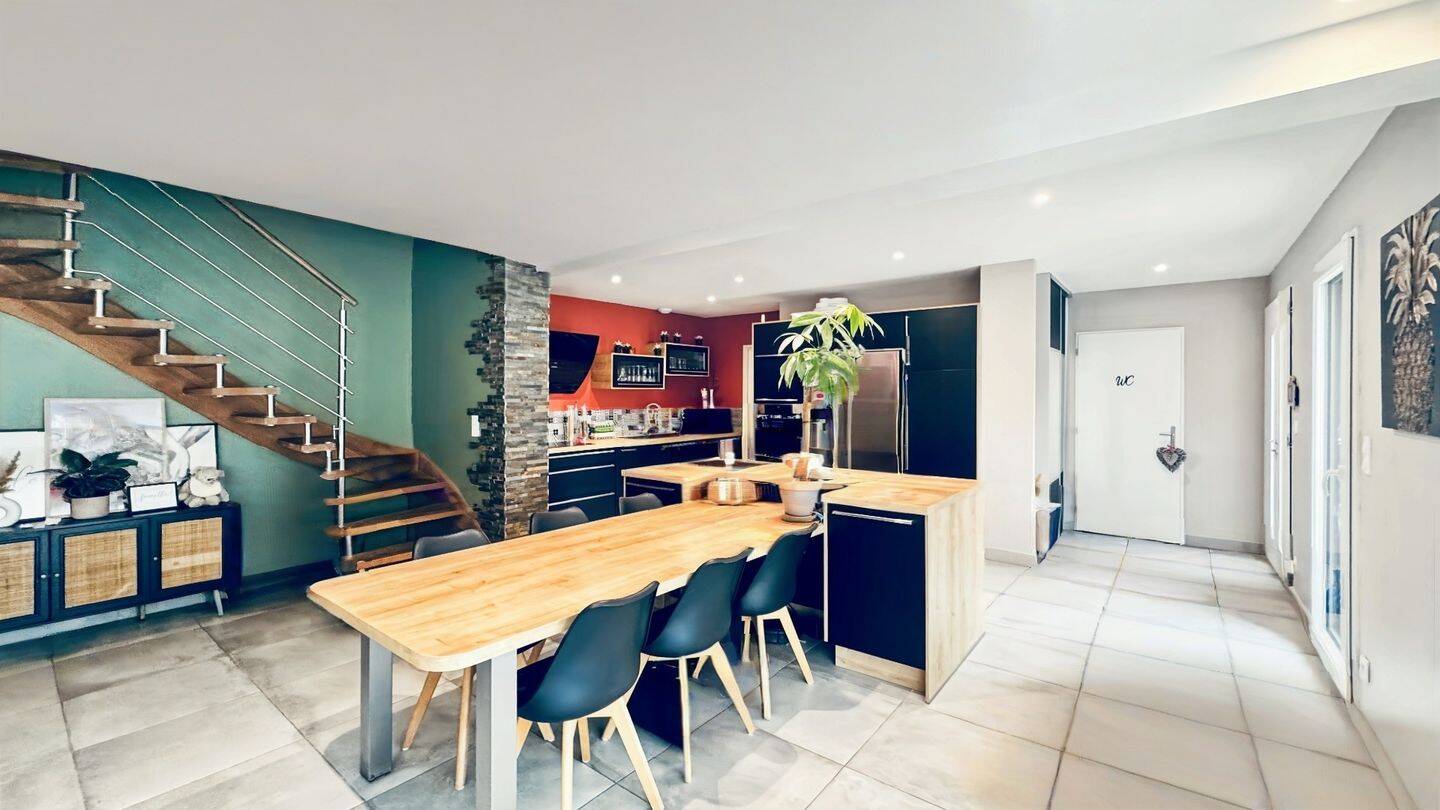 Maison 6 pièces 177 m² · à Fauverney · 177 m² · 419 000 €