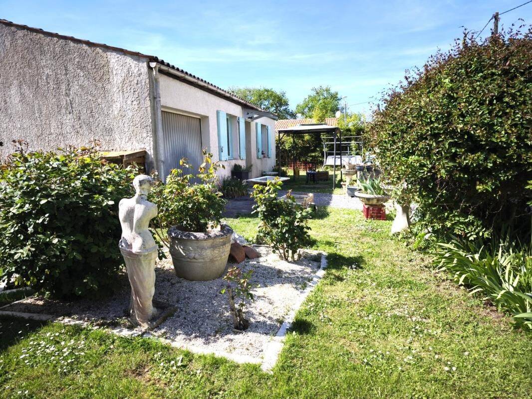 Maison 3 pièces 50 m² · à Luchat · 50 m² · 105 000 €
