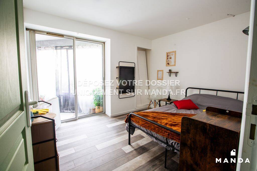 Colocation à louer - Le Petit-Quevilly - 335 € - 6 pièces, 5 chambres, RDC · 335 €