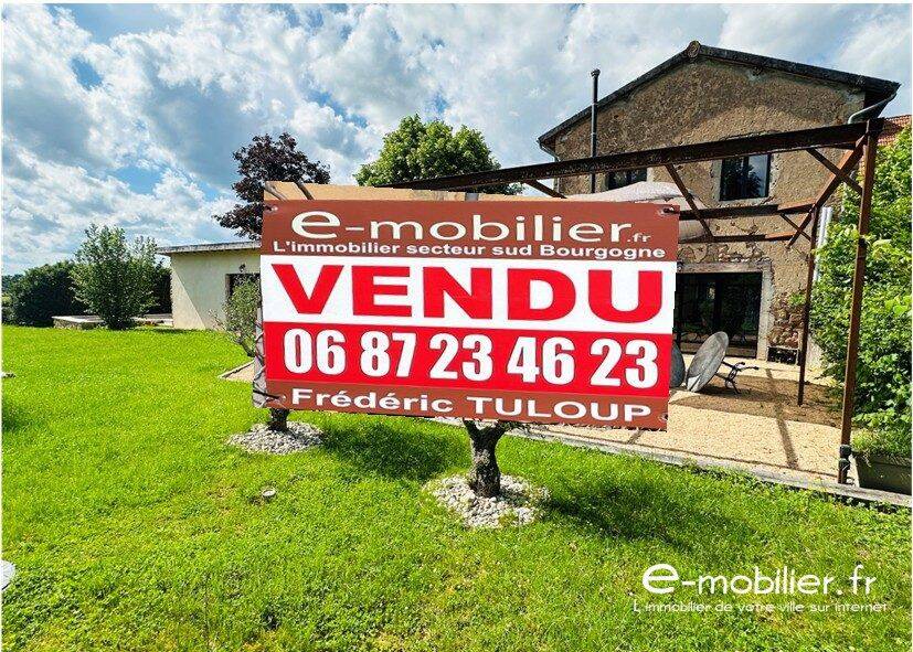 Maison 9 pièces 260 m² · à Chauffailles · 260 m² · 320 000 €