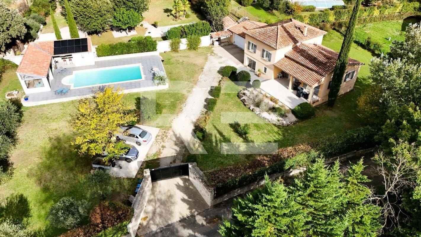 Maison 6 pièces 163 m² · à Saint-Étienne-de-l'Olm · 163 m² · 469 000 €