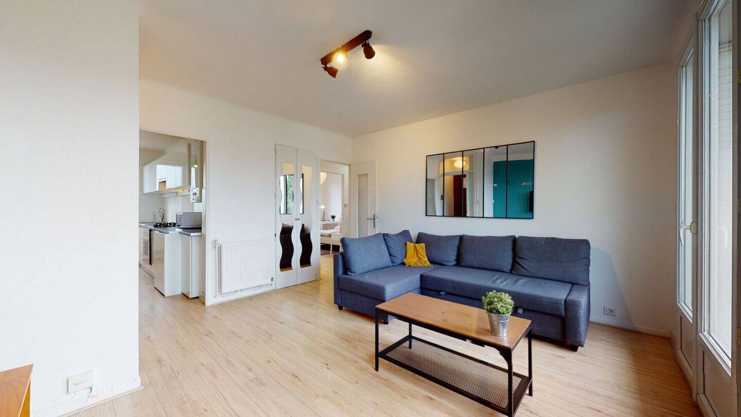 5 pièces 80 m² · à Lyon 8ème Arrondissement · 80 m² · 450 €/mois