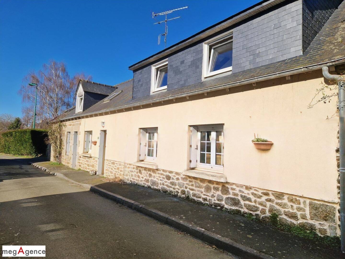Maison 4 pièces 136 m² · à Bréhand · 136 m² · 199 990 €
