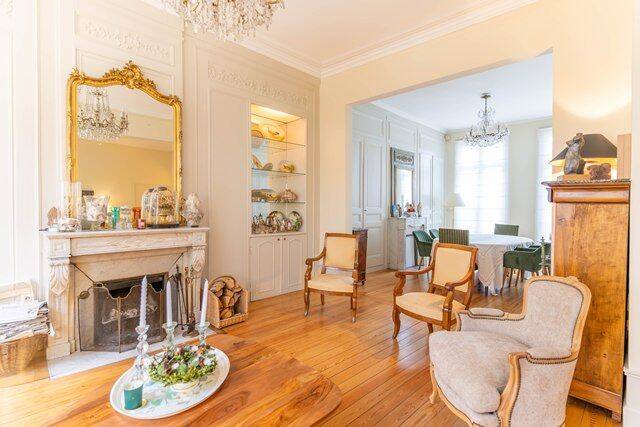 Maison 8 pièces 313 m² · à Amiens · 313 m² · 810 000 €