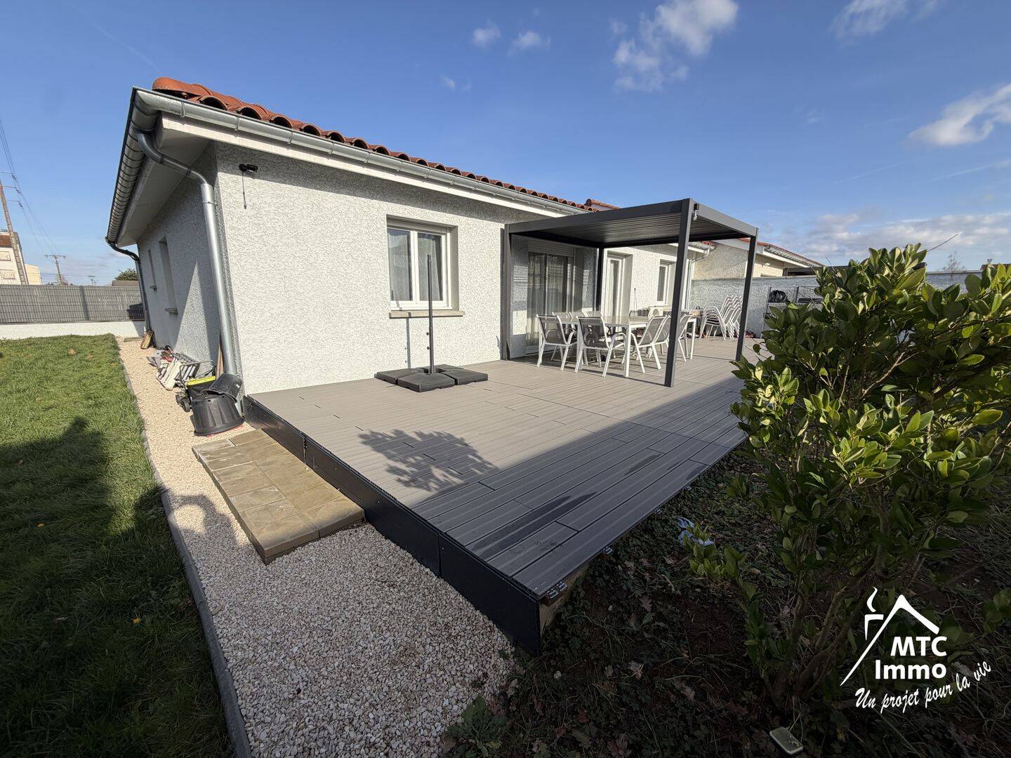 Maison 5 pièces 99 m² · à Loyettes · 98,7 m² · 349 000 €