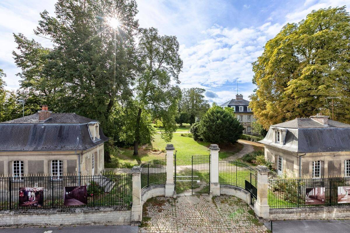Maison 5 pièces 300 m² · à Compiègne · 300 m² · 1 000 000 €