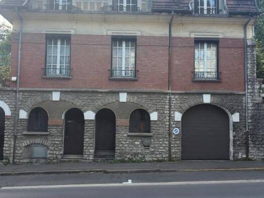 Maison de ville à vendre 335 000 € 6 pièces 5 chambres 167 m² 411 m² de terrain Centre Melun 77000