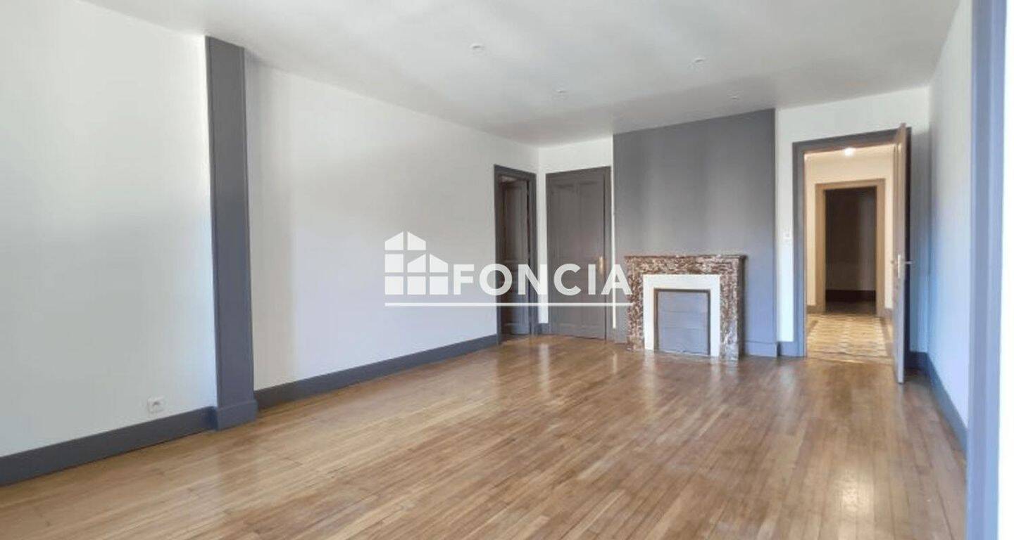 Appartement 3 pièces 103 m² · à Aix-les-Bains · 102,9 m² · 990 €/mois