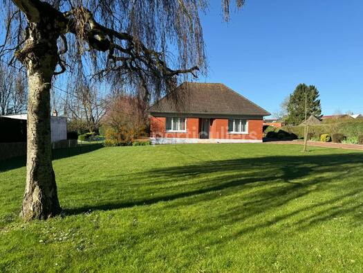 Maison à vendre 187 200 € 3 pièces 2 chambres 75 m² 3 080 m² de terrain Avesnes-le-Comte 62810