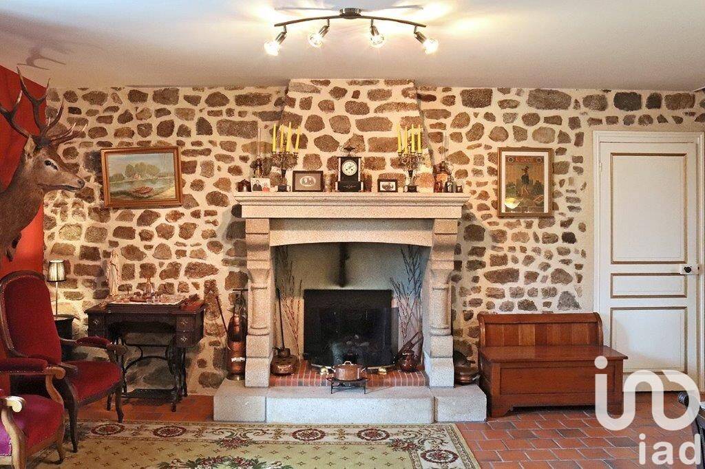 Maison 9 pièces 220 m² · à Mérinchal · 220 m² · 189 000 €