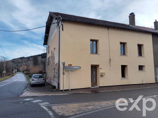 Maison à vendre 85 000 € 4 pièces 2 chambres 130 m² 510 m² de terrain Saint-Bonnet-des-Bruyères 69790