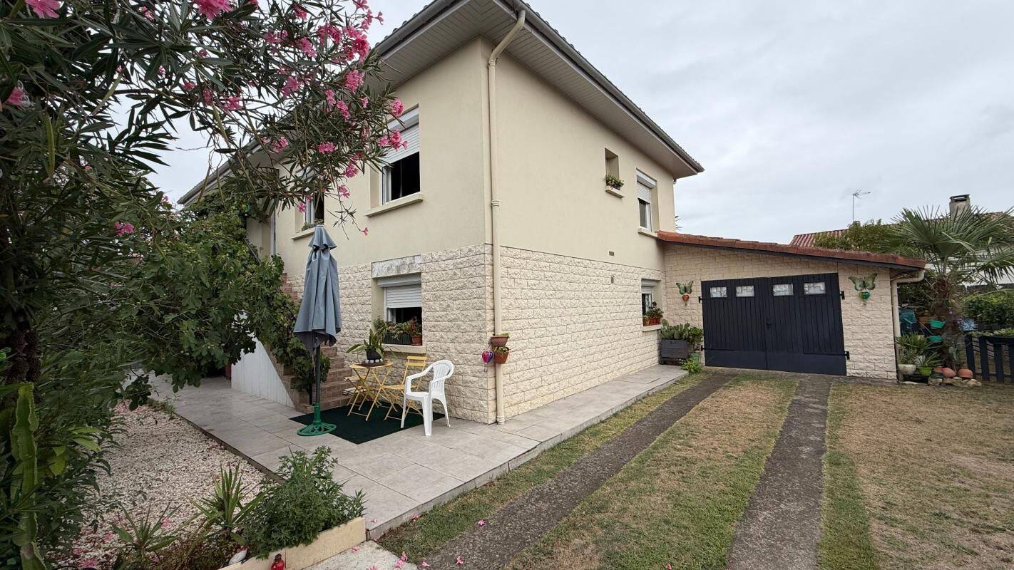 Maison 6 pièces 148 m² · à Grenade-sur-l'Adour · 148 m² · 230 000 €