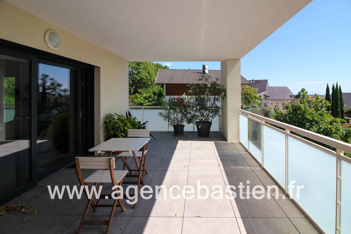 Appartement 2 pièces 47 m² · à Divonne-les-Bains · 47,2 m² · 1 650 €