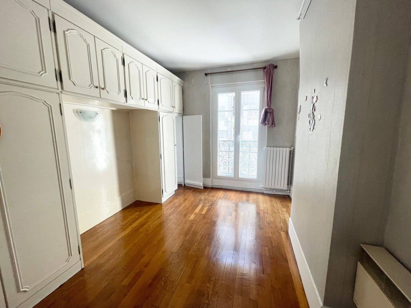 Appartement 4 pièces 70 m² · à Paris 10ème Arrondissement · 70 m² · 2 430 €