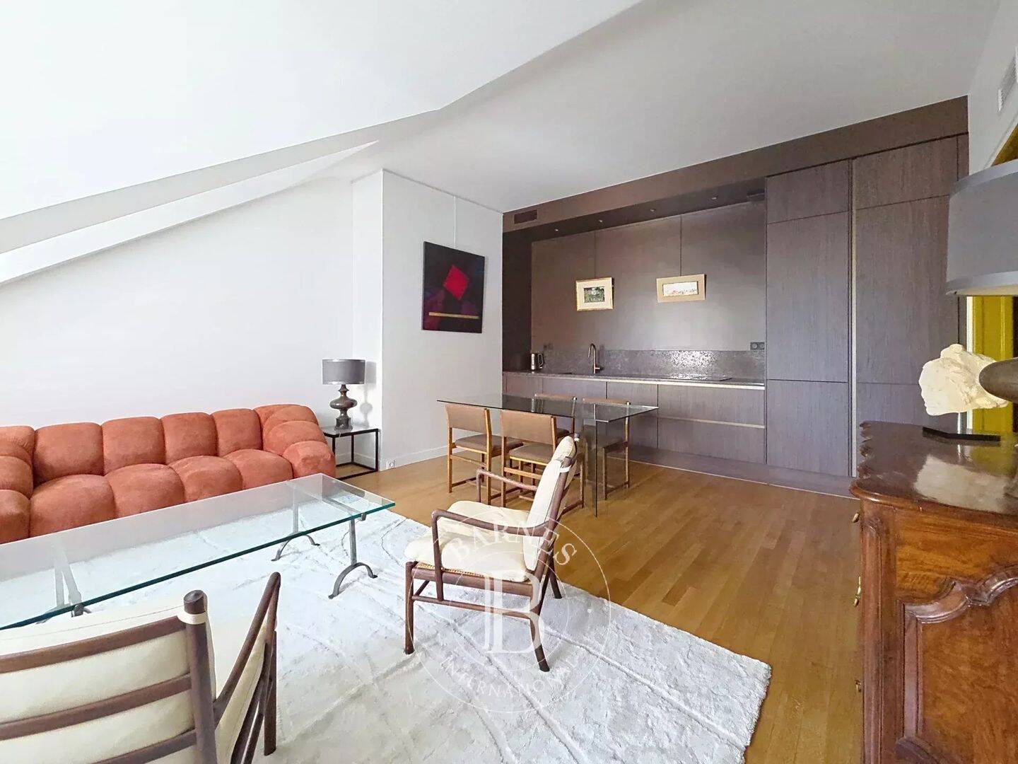 Appartement 4 pièces 73 m² · à Paris 7ème Arrondissement · 72,8 m² · 4 500 €/mois