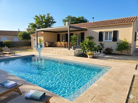 Villa à vendre 495 000 € 4 pièces 3 chambres 90 m² 590 m² de terrain Saint-Martin-de-Crau 13310