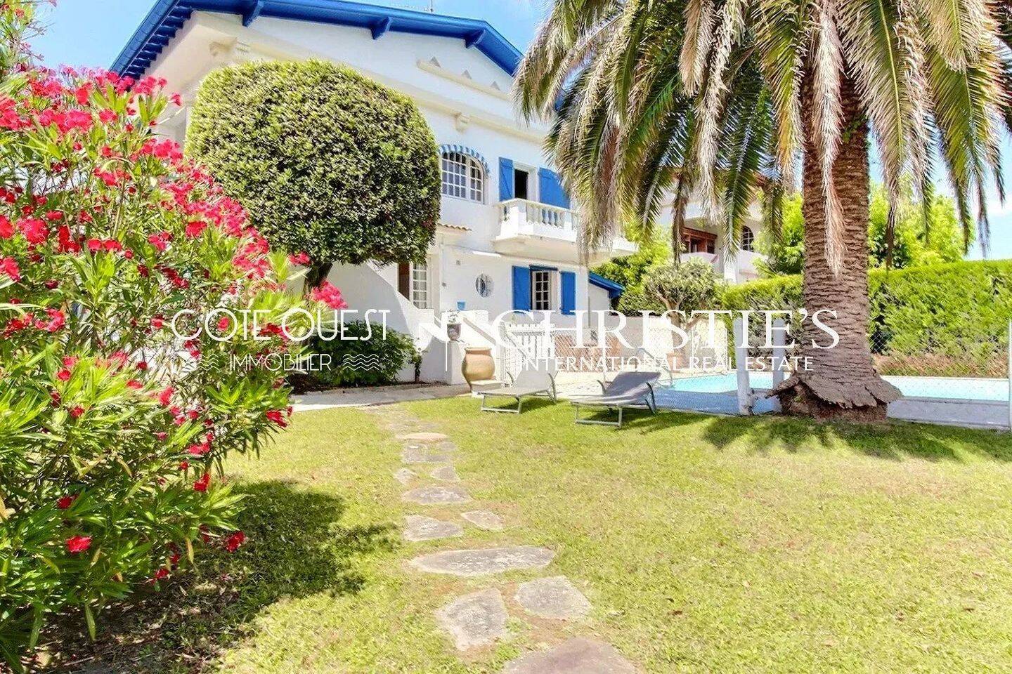 Maison 7 pièces 204 m² · à Saint-Jean-de-Luz · 204 m² · 1 390 000 €