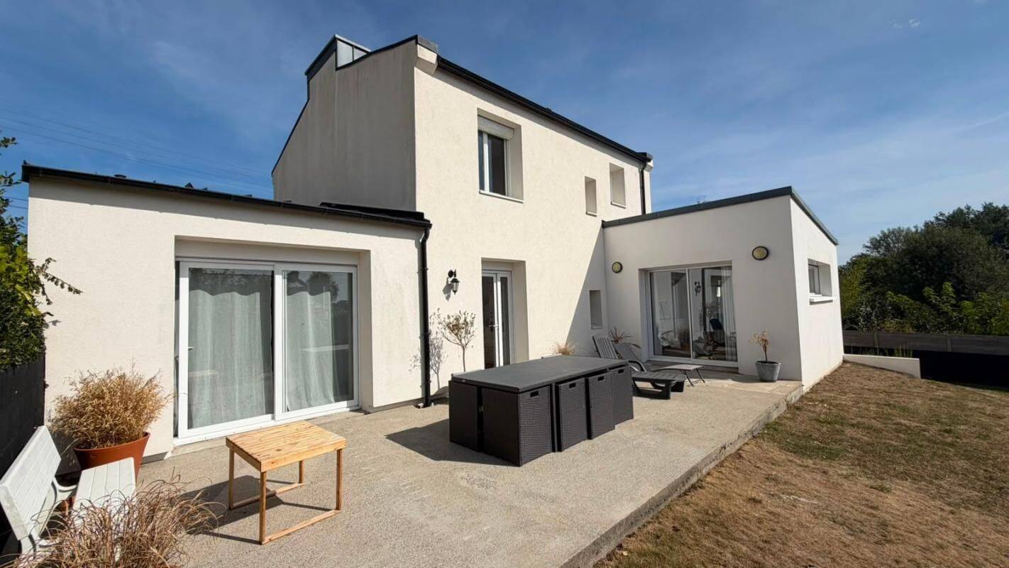 Maison 6 pièces 150 m² · à Saint-Renan · 149,8 m² · 1 350 €/mois