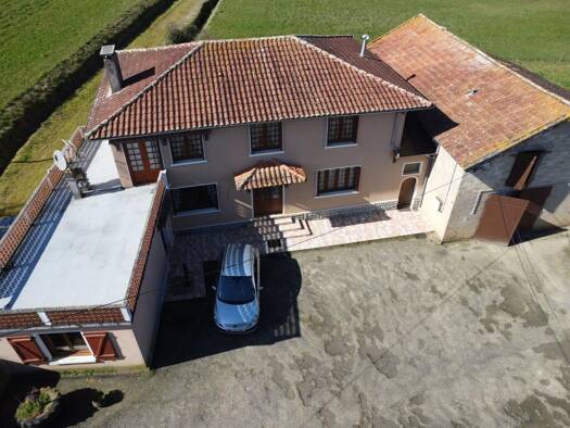 Maison à vendre 228 800 € 7 pièces 5 chambres 207,2 m² 10 000 m² de terrain Peyre 40700