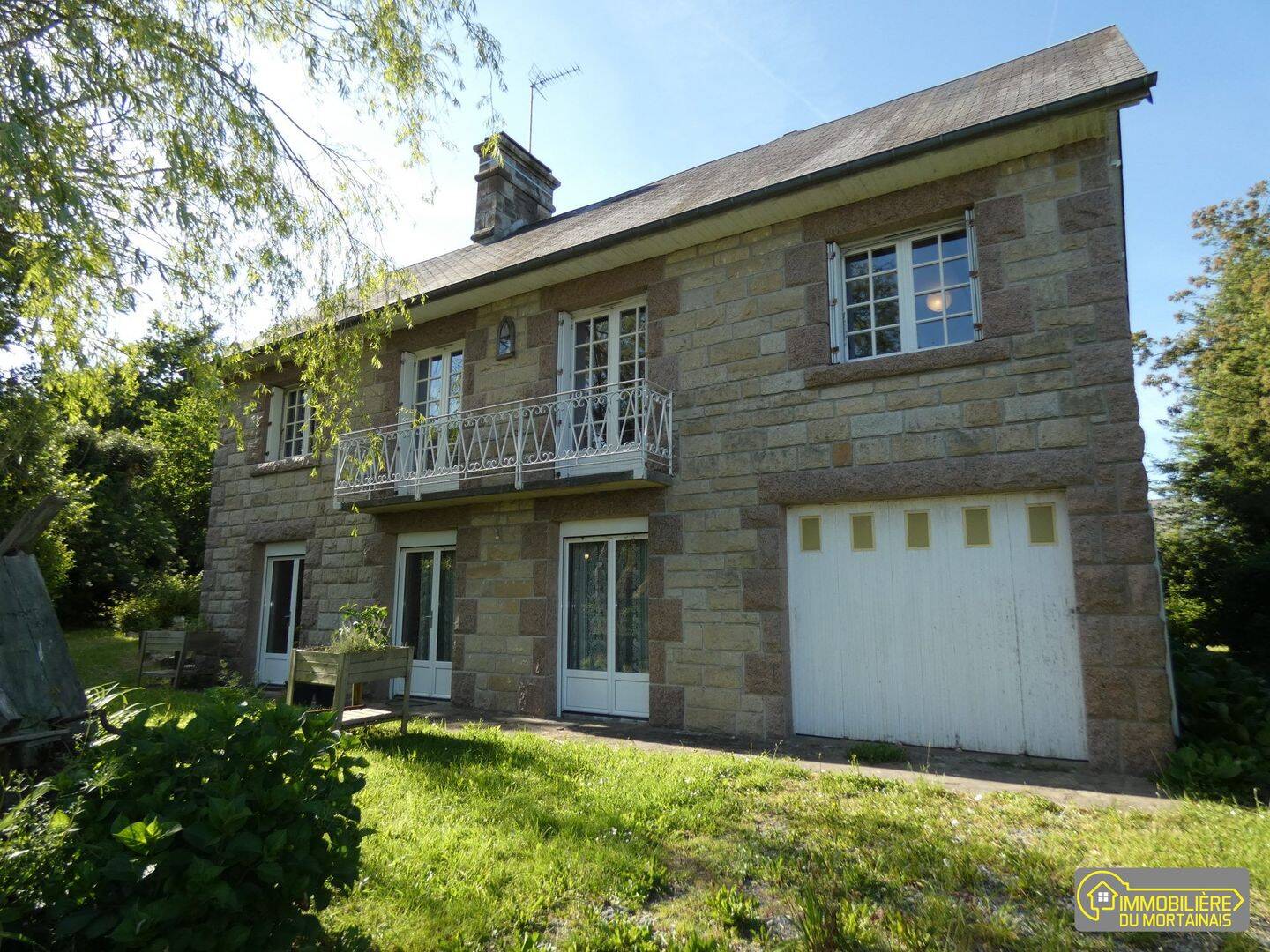 Maison 7 pièces 288 m² · à Isigny-le-Buat · 288 m² · 247 000 €