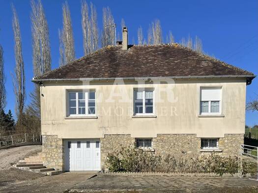 Maison de plain-pied à vendre 148 800 € 5 pièces 3 chambres 92 m² 1 636 m² de terrain Mortagne-au-Perche 61400
