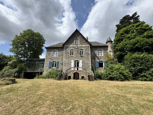 Demeure à vendre 495 000 € 14 pièces 9 chambres 483 m² 16 760 m² de terrain Conquereuil 44290