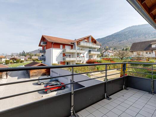 Appartement à vendre 219 000 € 2 pièces 1 chambre 42 m² Étage 2/2 Saint-Cergues 74140