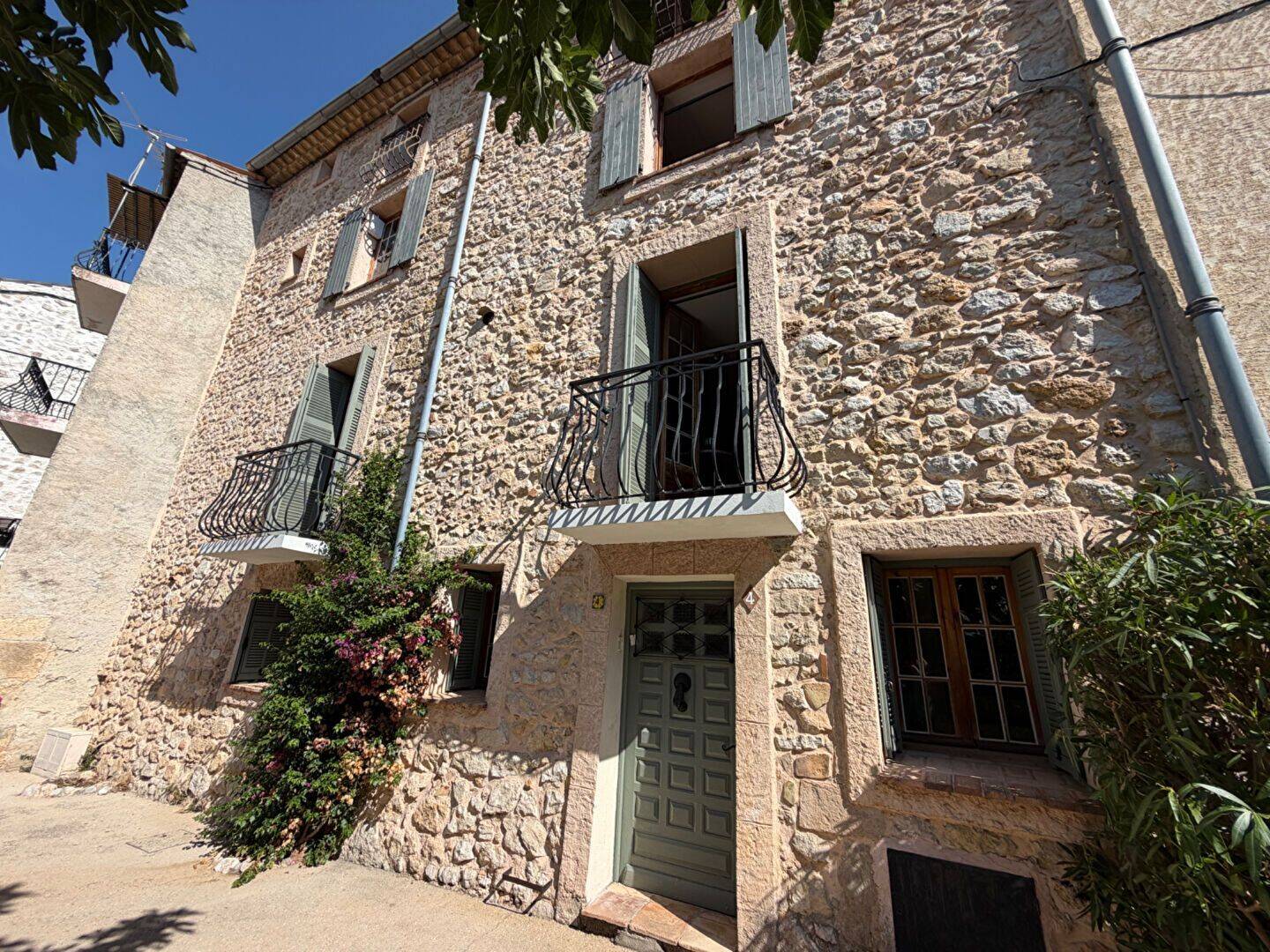 Maison 6 pièces 150 m² · à Le Broc · 150 m² · 460 000 €