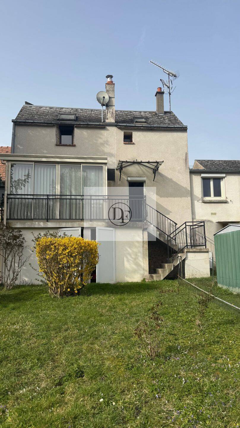 Maison 6 pièces 122 m² · à Bondaroy · 122 m² · 127 000 €