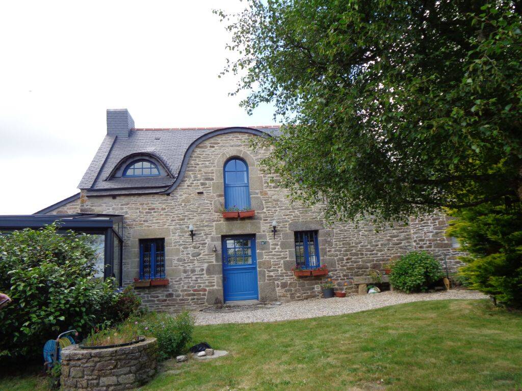 Maison 6 pièces 107 m² · à Cruguel · 107 m² · 860 €