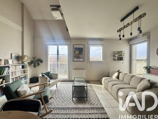 Duplex à vendre 250 000 € 4 pièces 3 chambres 86 m² Étage 3/3 Les Hauldres Ouest Moissy-Cramayel 77550