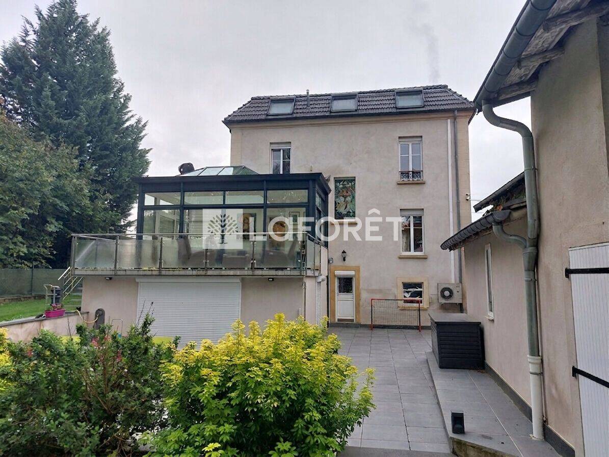 Maison 8 pièces 270 m² · à Courcelles-Chaussy · 270 m² · 555 500 €