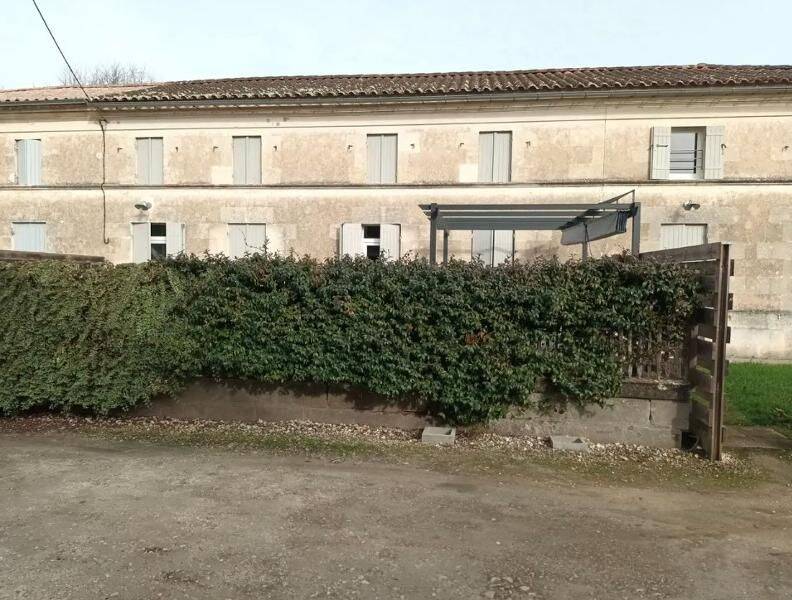 Maison 4 pièces 105 m² · à Générac · 105 m² · 800 €