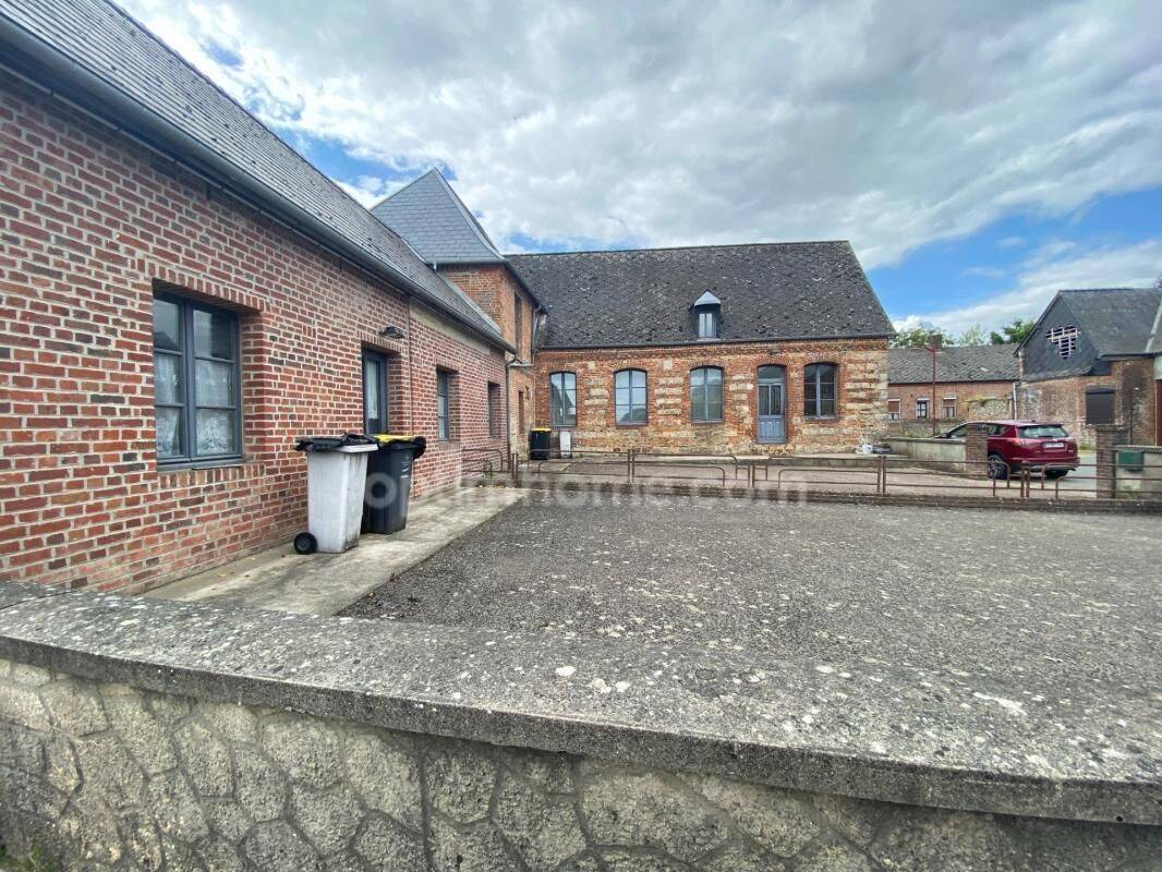 Maison 15 pièces 337 m² · à La Bouteille · 337 m² · 240 000 €