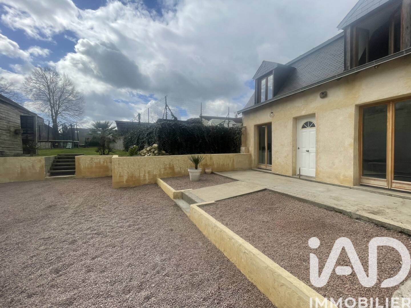 Maison 7 pièces 139 m² · à Les Ulmes · 139 m² · 228 000 €