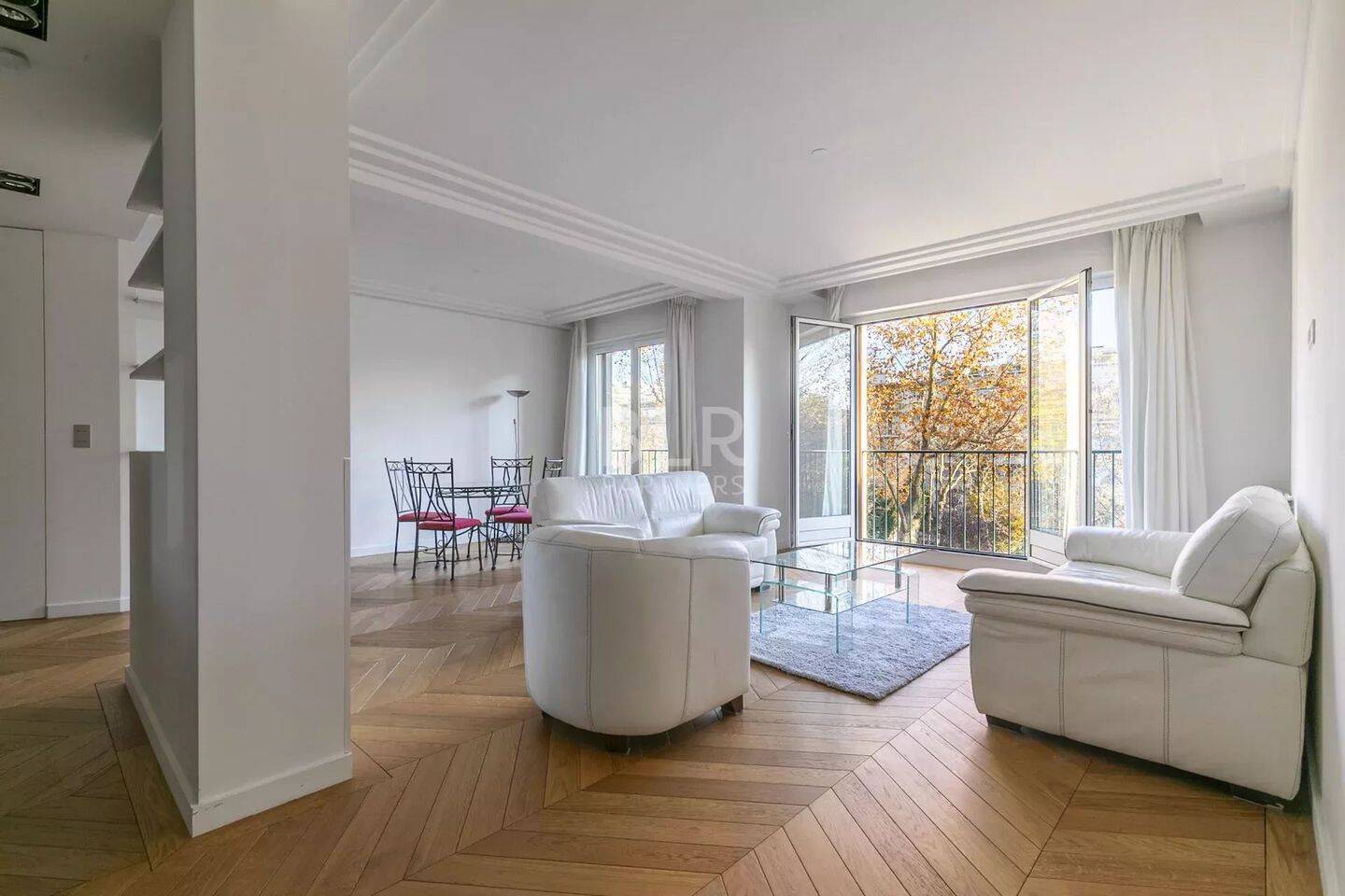 Appartement 3 pièces 93 m² · à Neuilly-sur-Seine · 93 m² · 3 635 €