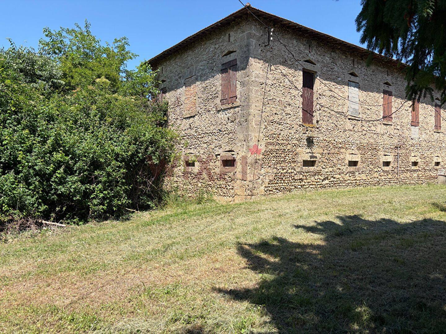 Maison 220 m² · à Montélier · 220 m² · 230 000 €