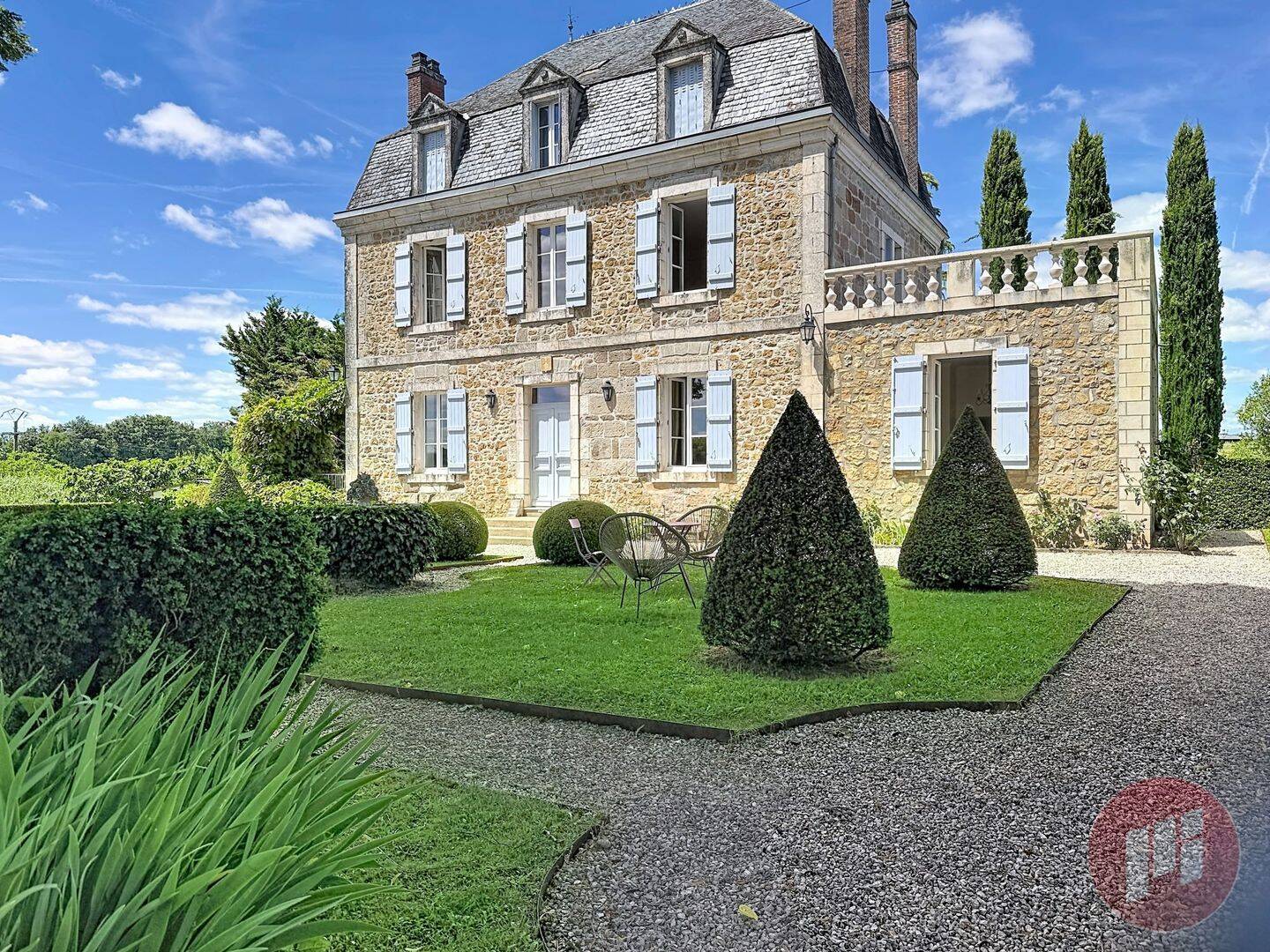 Maison 9 pièces 233 m² · à Brignac-la-Plaine · 233 m² · 545 000 €