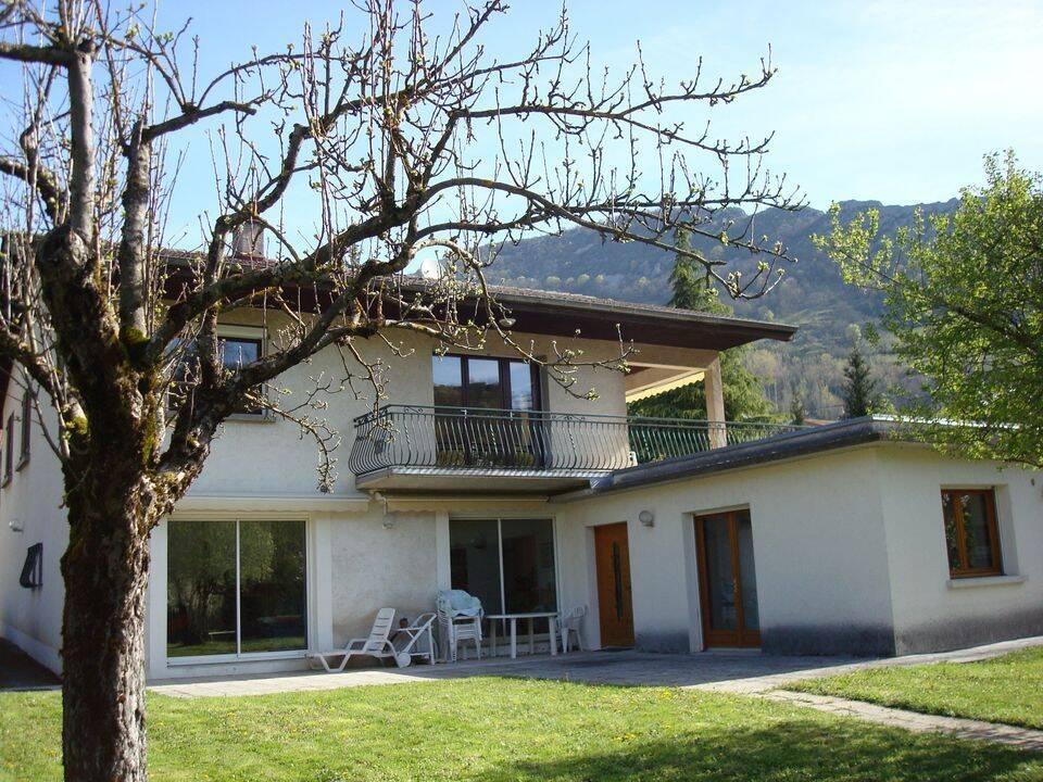 Appartement 4 pièces 100 m² · à Pont-en-Royans · 100 m² · 750 €/mois