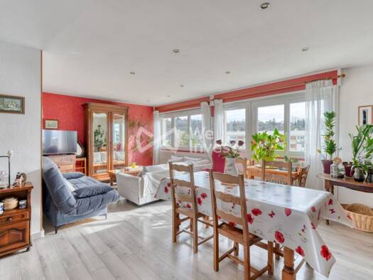 Appartement à vendre 185 000 € 5 pièces 4 chambres 106 m² Étage 3/3 Feyzin 69320