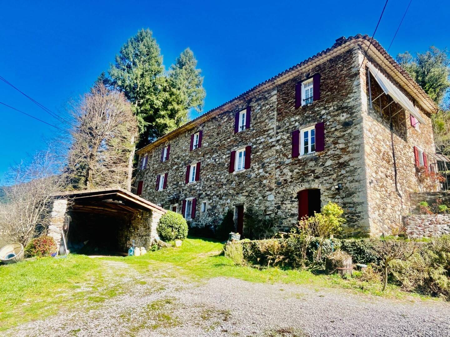 Maison 15 pièces 321 m² · à Saint-Jean-du-Gard · 321 m² · 499 500 €