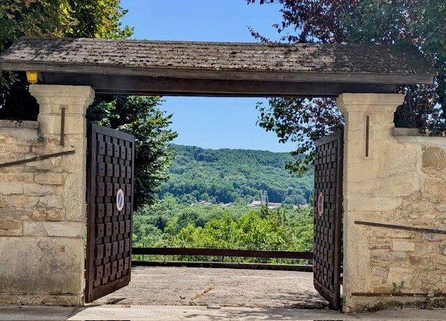 Maison 10 pièces 210 m² · à Ambérieu-en-Bugey · 210 m² · 820 000 €